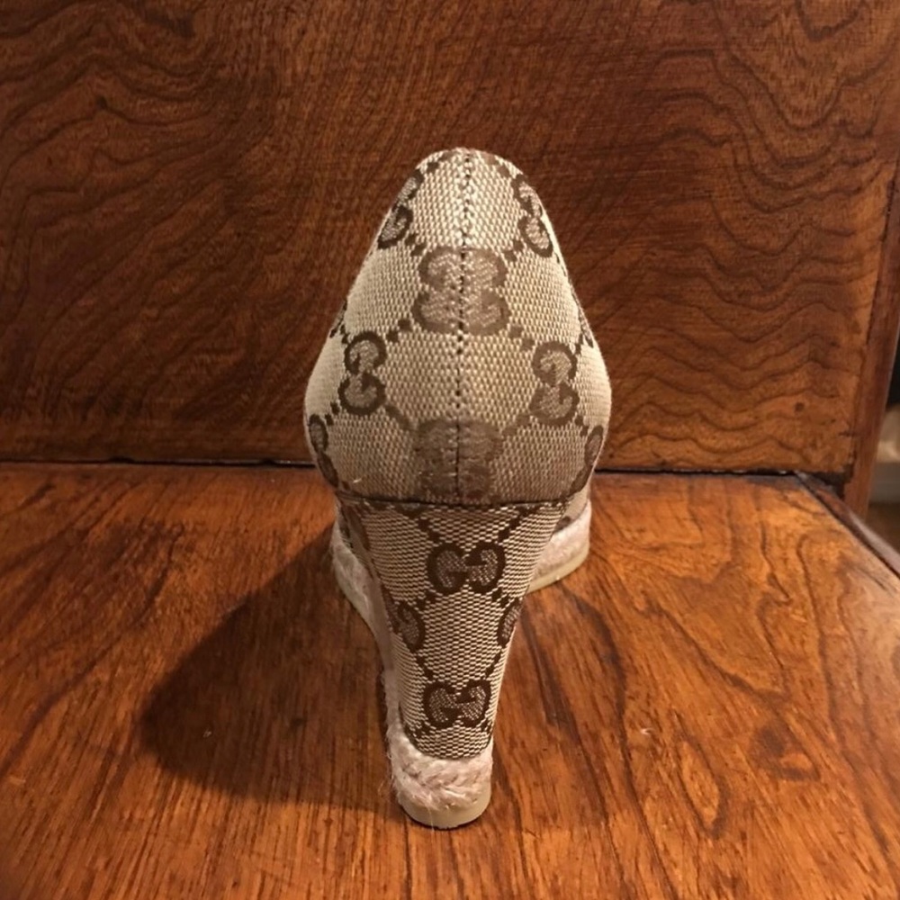 Gucci 👠 - Picture 3 of 6